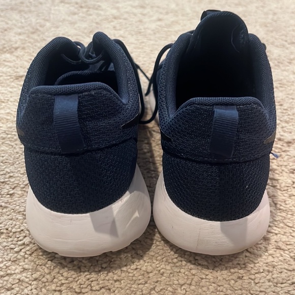 Nike Roshe One - Picture 2 of 7